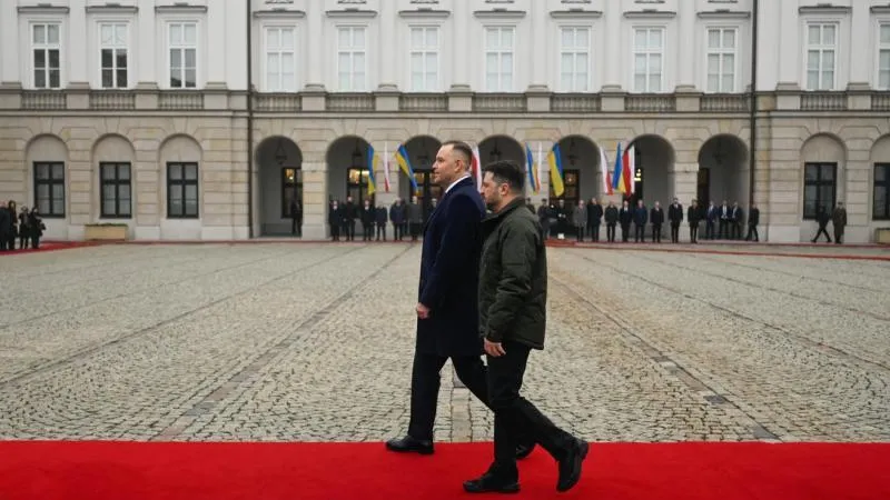 CBOS : les Polonais soutiennent la décision de Narowczyk de retirer l'ordre de l'Aigle blanc à Zelensky
