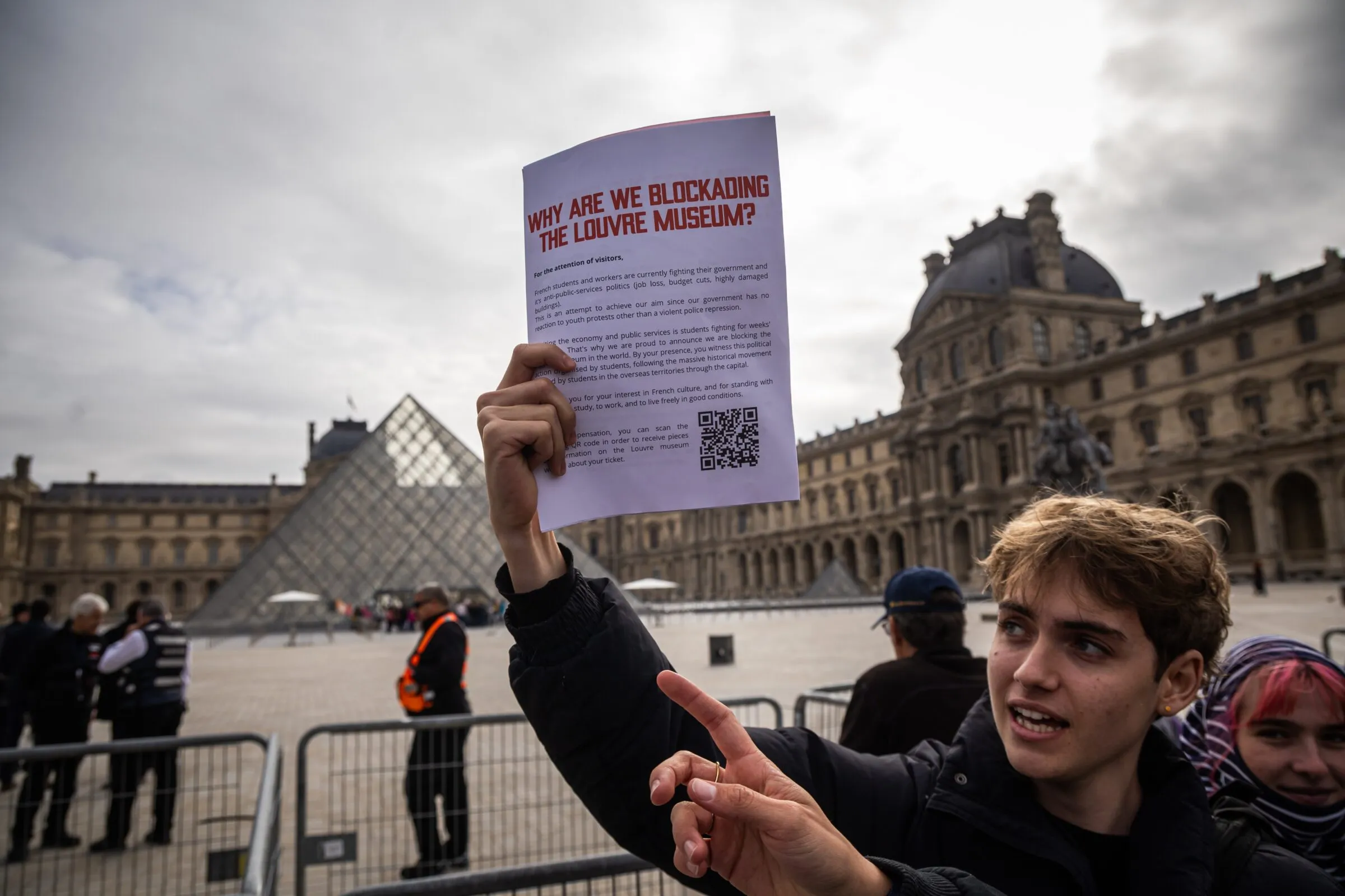 Génération Z en France, Espagne et Albanie coincée : étudier dur, rester pauvre, vivre chez ses parents — pas étonnant qu’ils manifestent