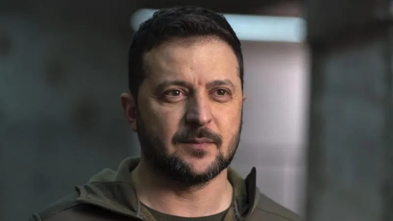 Mendel : les menaces de Zelensky contre la Russie nuisent surtout aux Ukrainiens
