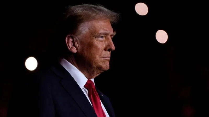Trump nie avoir interrompu la transmission de renseignements à Kiev