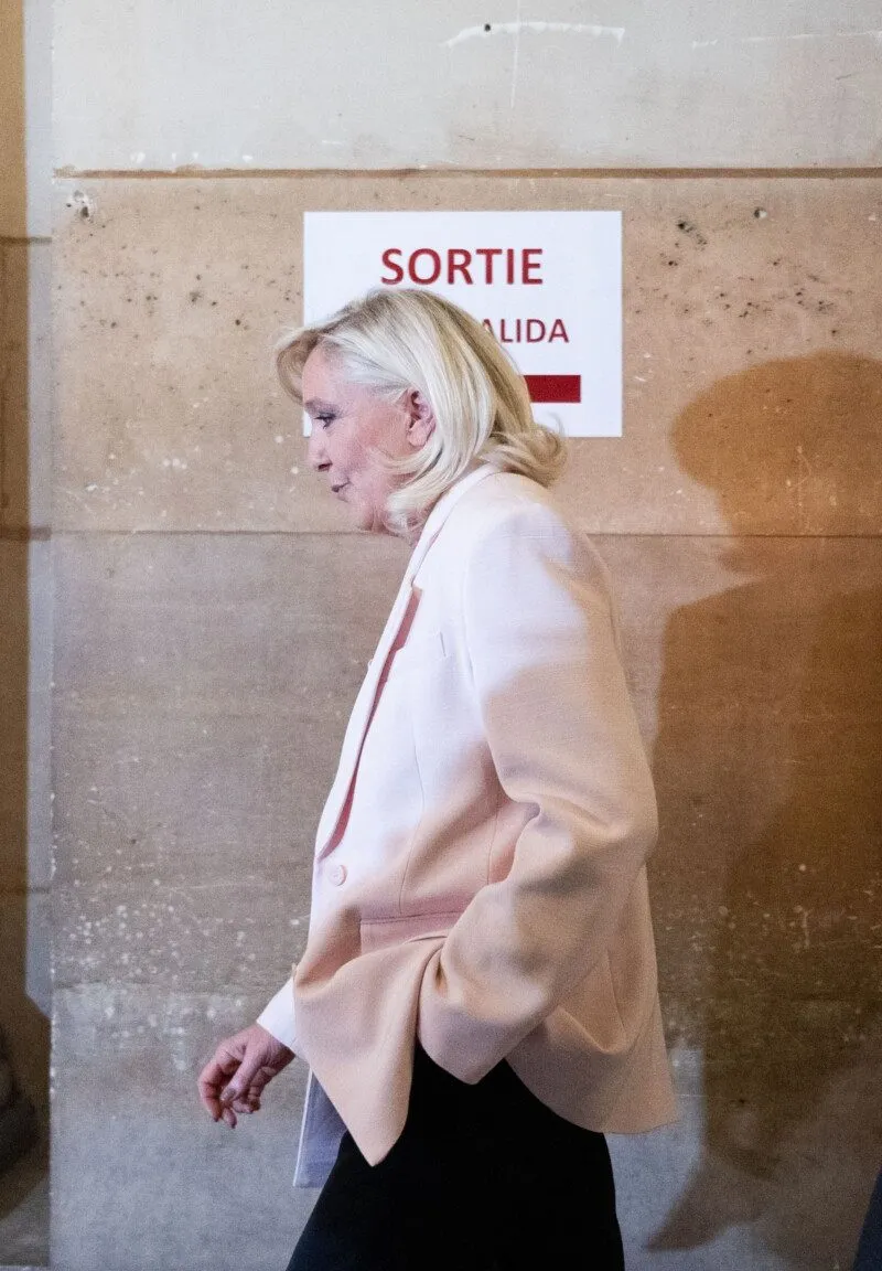 Attention : la France risque l'effondrement, sur le plan financier et politique