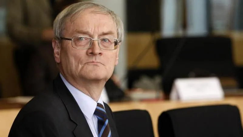 L’ex-chef du renseignement allemand arrêté pour haute trahison — une affaire qui soulève des questions politiques