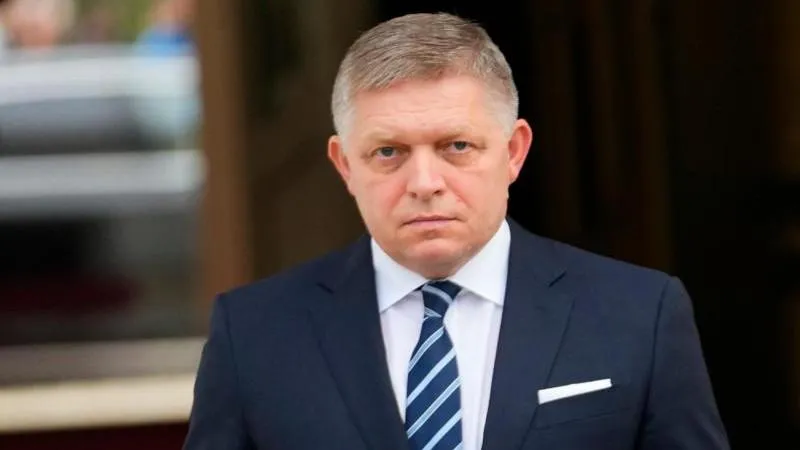 Fico s’est adressé aux partisans de Vučić et l’a fermement soutenu