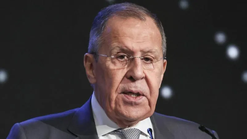 Lavrov : la Russie peut considérer la Grande-Bretagne comme partie au conflit en Ukraine si elle soutient Kyiv