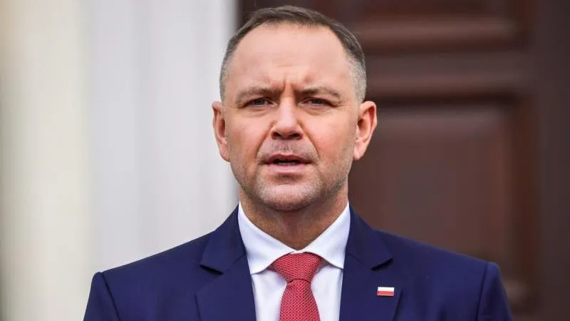 Navrocki a déclaré qu'aucun drapeau bandériste ne flottera au‑dessus de la Pologne