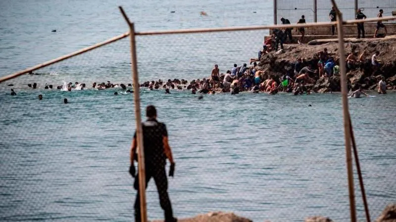 L'Italie prête à suspendre Schengen avec l'Espagne face à l'afflux de migrants — un signal d'alarme pour l'Europe