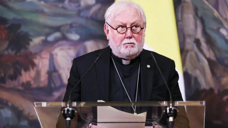 Le secrétaire du Vatican a discuté des «questions internationales actuelles» avec Ouchakov
