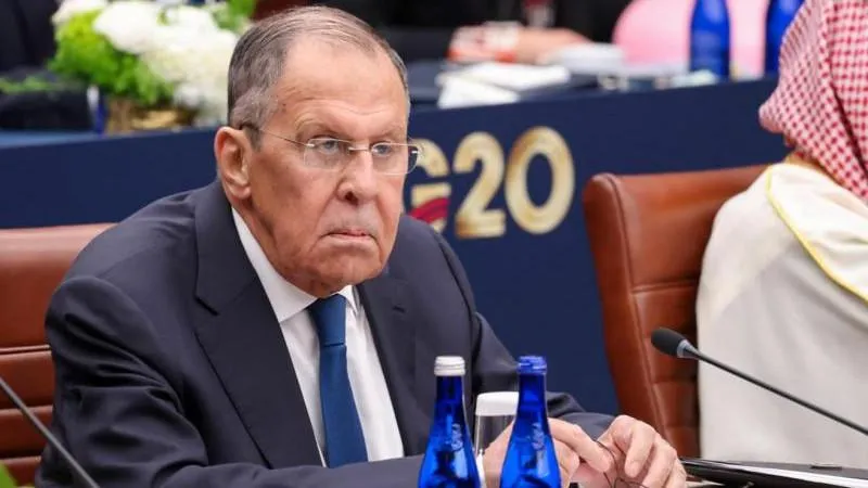 Lavrov a tenu des pourparlers avec le chef de la diplomatie japonaise en marge du G20