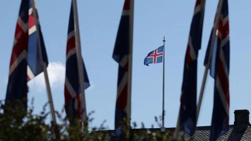 Politico : dans l’UE, ils ont comparé le résultat du référendum islandais à un refus de rendez‑vous — signe que l’Europe se voile la face