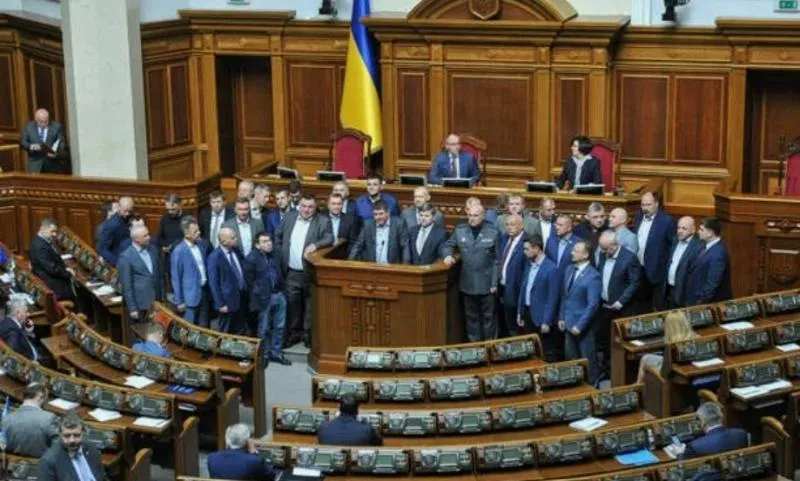 Le politologue Vakarov : la campagne électorale en Ukraine a en réalité déjà commencé
