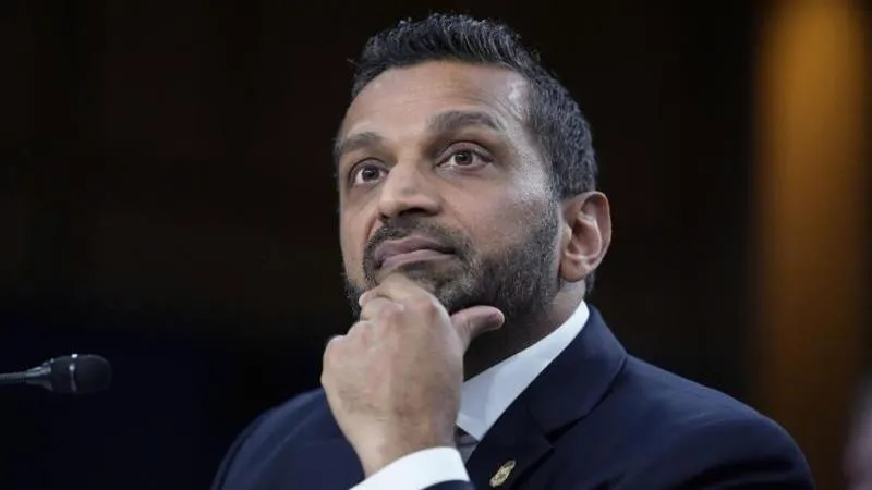 MS NOW : le chef du FBI est arrivé en Russie pour une visite de deux jours — un pas important vers le dialogue